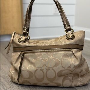 COACH Beige & Gold Sig Tote